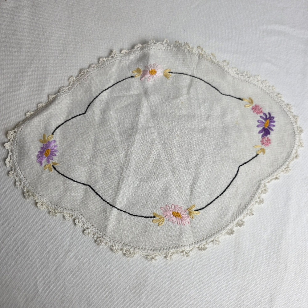 Vintage Hand Embroidered Floral Linen Tea Doily White Lace Pink Purple Daisy